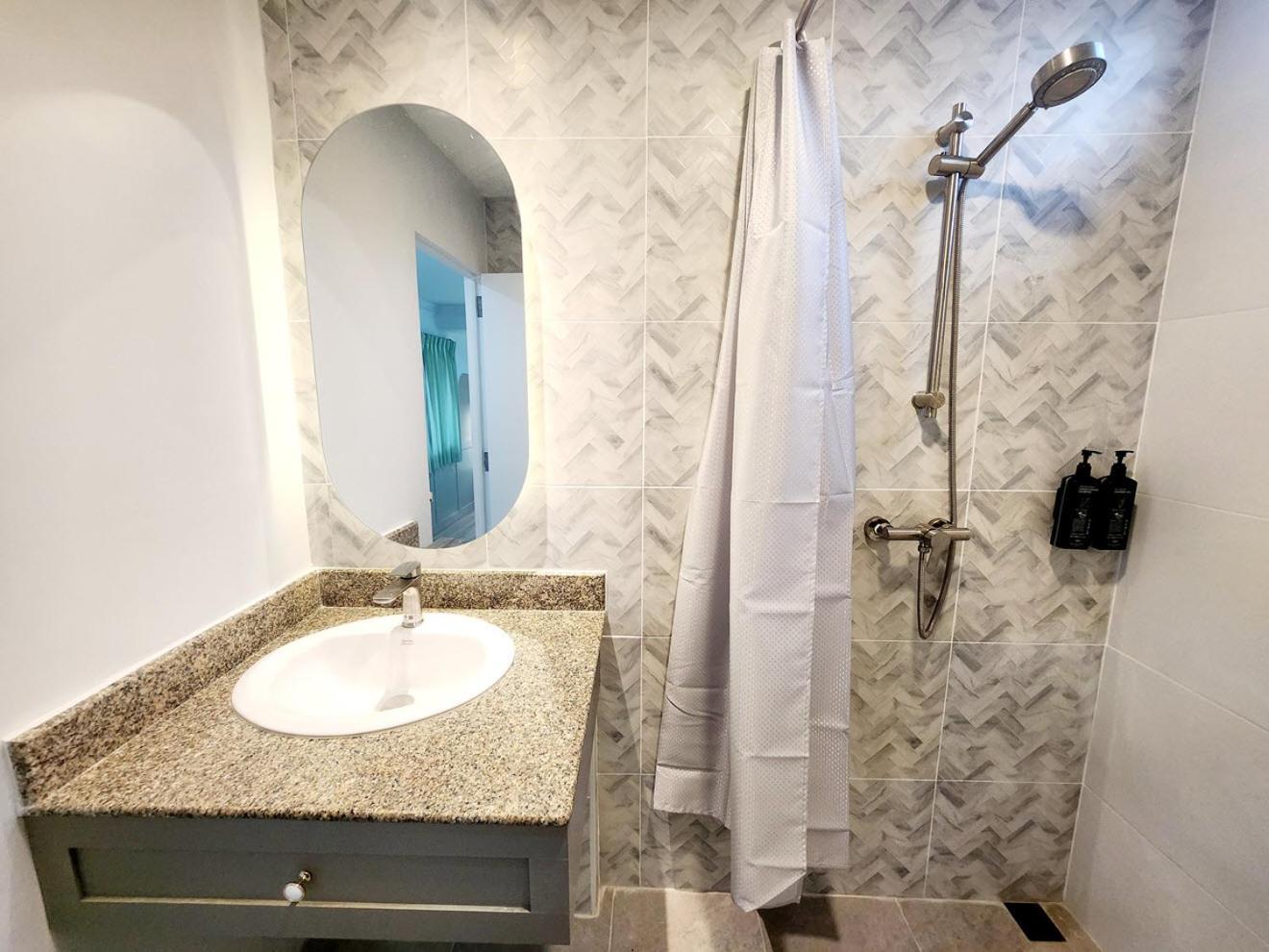 Seatel Phuket, Patong Beach Zewnętrze zdjęcie